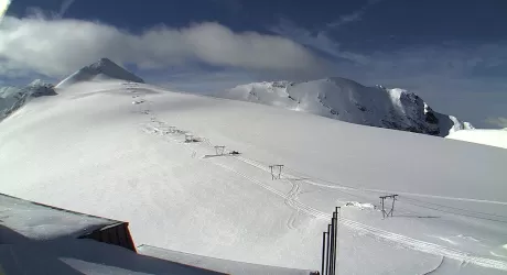 PASSO STELVIO - Ieri bufera di neve, countdown per lo sci estivo