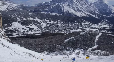 CORTINA - In Tofana la stagione sciistica continua fino al 10 aprile