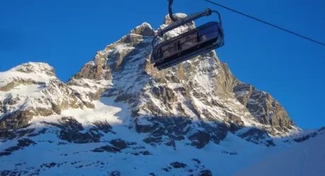 CERVINIA - Ultimo weekend di sci estivo, poi appuntamento a ottobre