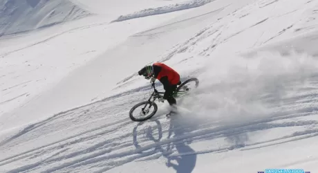 LIVIGNO - Mountain Bike sulla neve al Carosello 3000