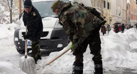 EMERGENZA NEVE - In Veneto l'esercito libera le strade