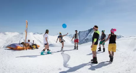 LIVIGNO - Al Carosello 3000 si scia fino al 10 maggio