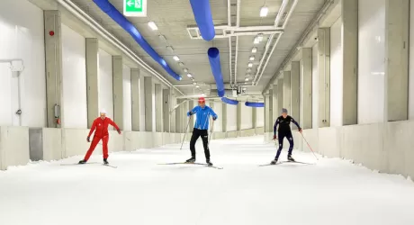 La nazionale di sci di fondo sulla neve indoor di Oberhof