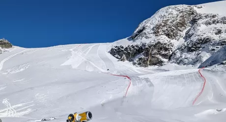 ZERMATT CERVINIA - Controllo neve ok sulla pista Gran Becca, fotogallery