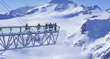 SOELDEN - Sul ghiacciaio si scia aspettando la Coppa del mondo