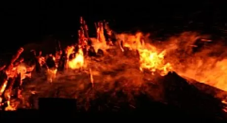 Spettacoli dei fuochi del solstizio d'estate con gli impianti di risalita estivi Wilder Kaiser – Brixental