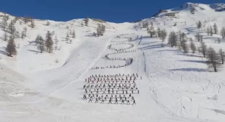 BARDONECCHIA - "SOS", il flash mob contro la chiusura, video 