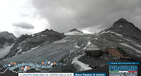 PASSO DELLO STELVIO - Il ghiacciaio soffre come se fosse agosto