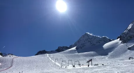 STUBAI - ULTIMI GIORNI DI SCI ESTIVO SUL GHIACCIAIO