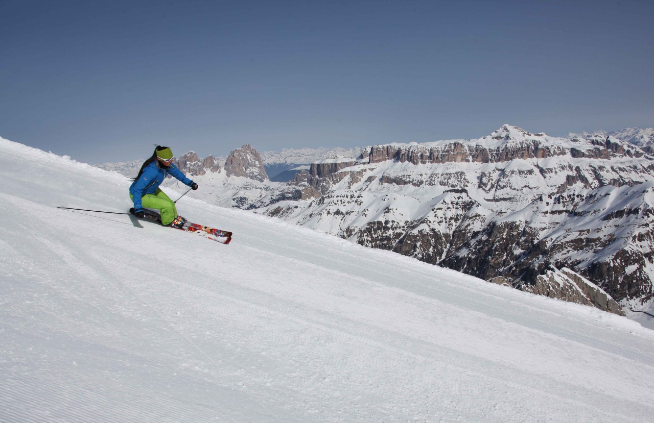 sciare in primavera sulla marmolada