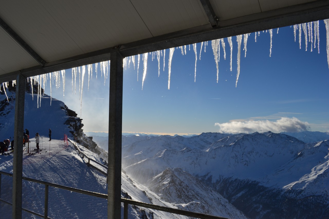 sciare in valesenales a marzo