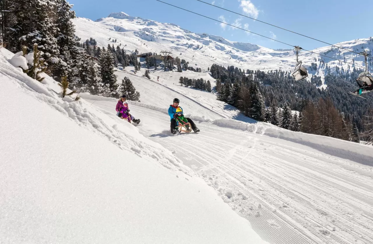 Pista da slittino di sei chilometri a Hochzeiger Pista da slittino di sei chilometri a Hochzeiger