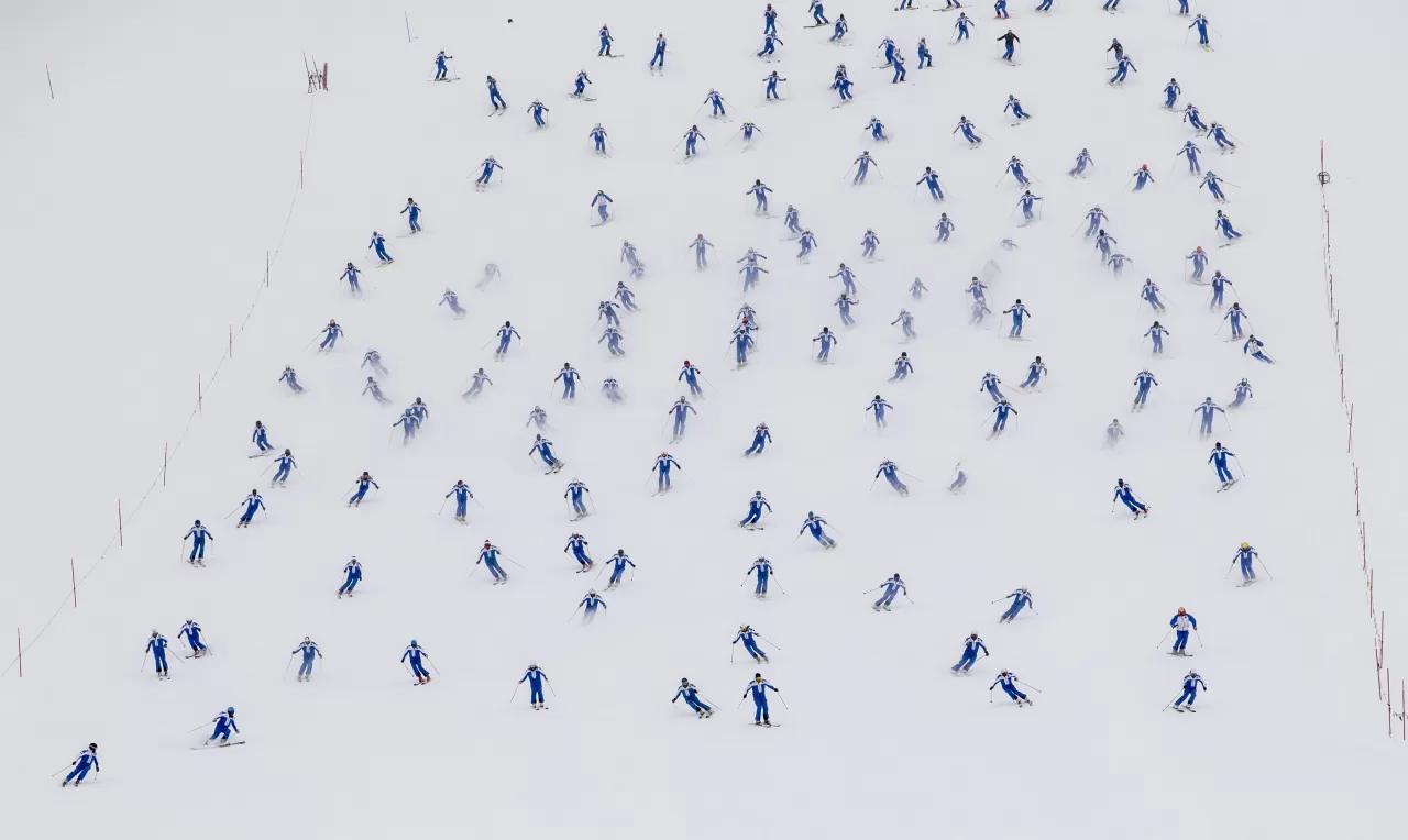 Gli istruttori nazionali in una coreografia in Val Senales Gli istruttori nazionali in una coreografia in Val Senales
