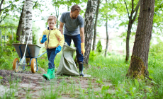 "Clean up days", bambini e maestri di sci puliscono i boschi, il 25 giugno la prima tappa