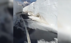 LA THUILE - Muri di neve al colle del Piccolo San Bernardo, VIDEO