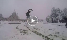 VIDEO - Neve a Parigi, con gli sci a Montmartre