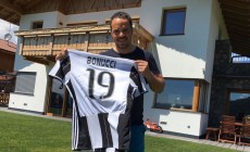 FILL CON LA MAGLIA REGALATA DA BONUCCI: FORZA JUVE PER LA FINALE DI CHAMPIONS!