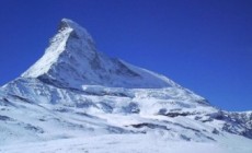 SCI ESTIVO - Cervinia, il ghiacciaio slitta l'apertura, problemi alla funivia