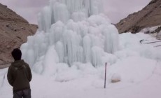 In Himalaya il ghiacciaio artificiale per avere acqua in estate