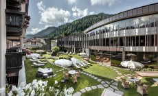 ORTISEI - Lo storico hotel Gardena compie 100 anni 