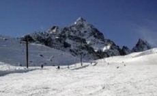 MONVISO SKI - A Crissolo Ponte dell'Immacolata con aperto un baby e il rifugio