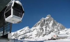 CERVINIA - Bloccata funivia Plan Maison - Cime Bianche, evacuazione in corso