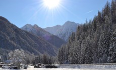 VALLE D'AOSTA - Oltre un metro di neve fresca, ora pericolo valanghe e strade chiuse