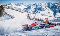 VIDEO - Max Verstappen sulla Red Bull di Formula 1 sulla neve di Kitzbuehel